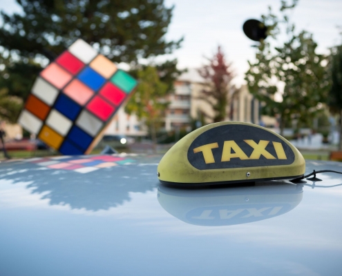 Taxi szabadjelző Százhalombattán